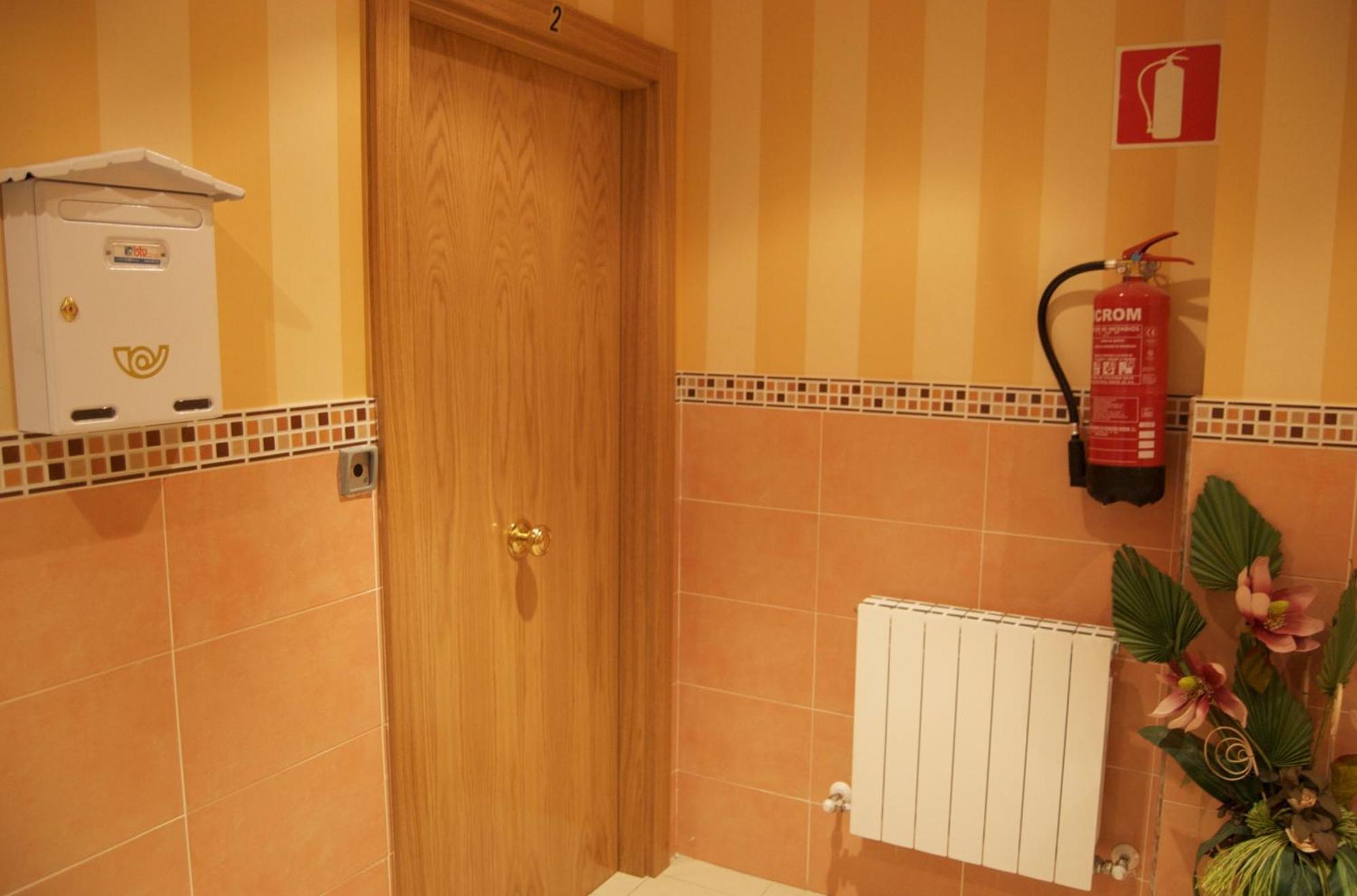 Pension Zorroza 1 Bilbao Luaran gambar